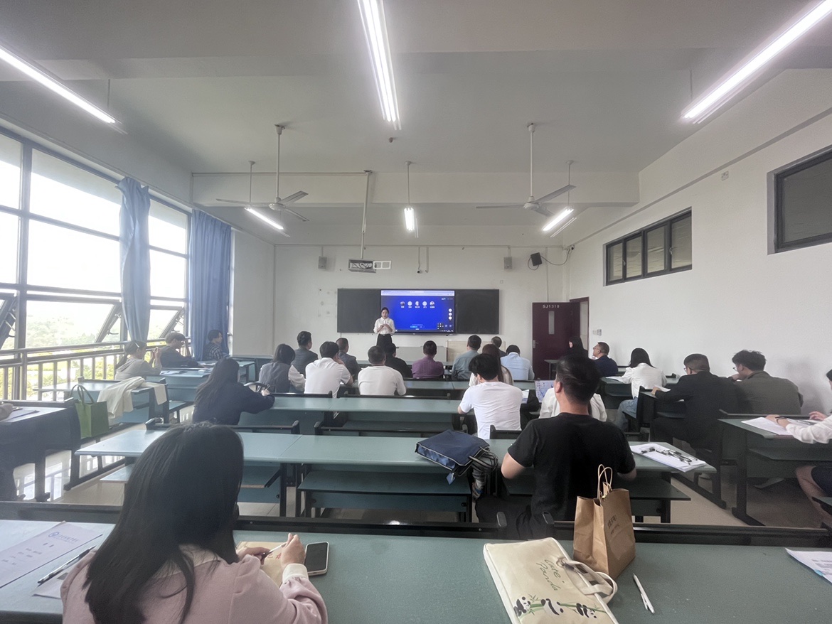 IsWQ_1745452149470030841.jpg